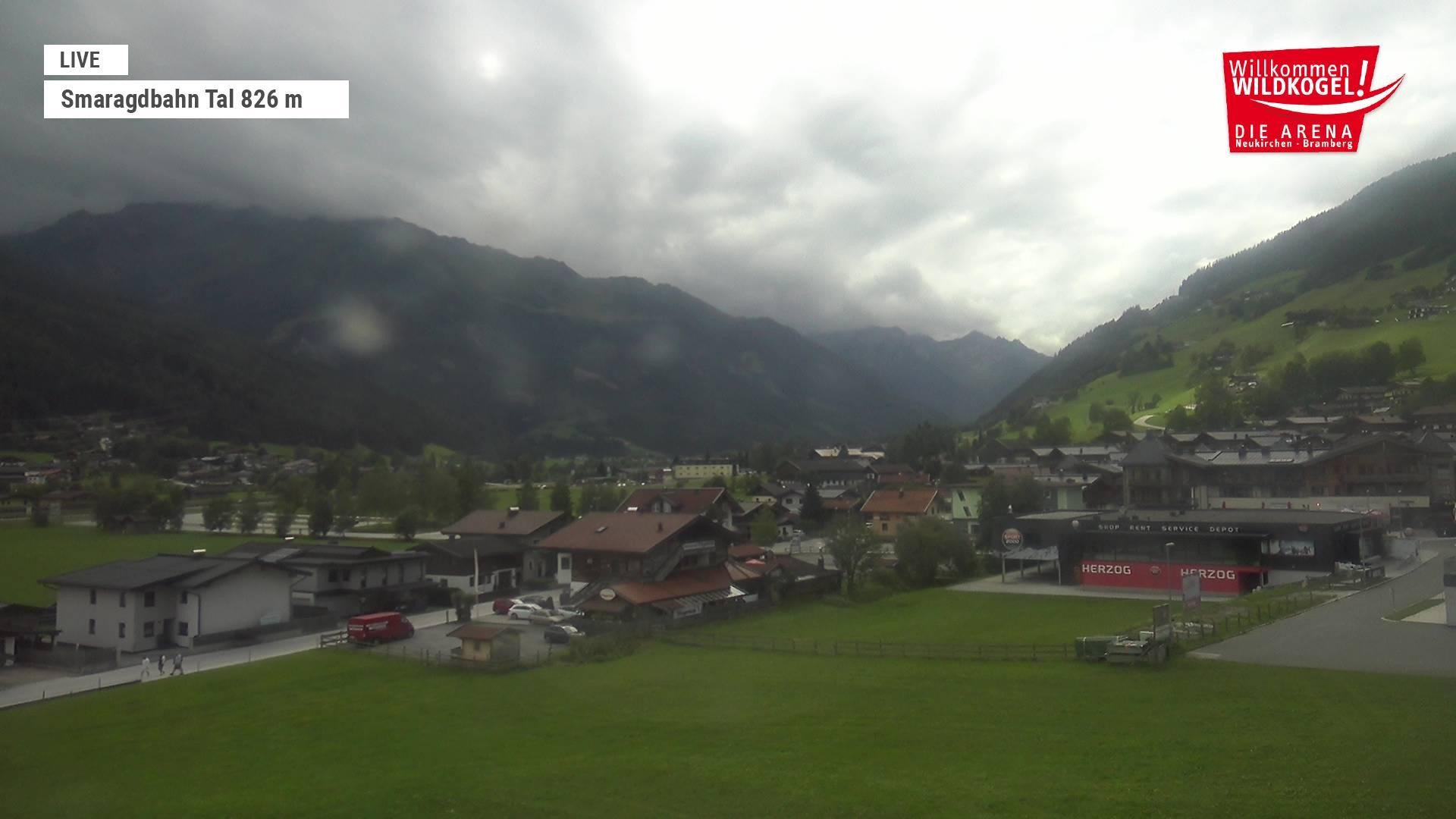 Archived image Webcam Wildkogel: Frühmesserbahn lift - mountain station