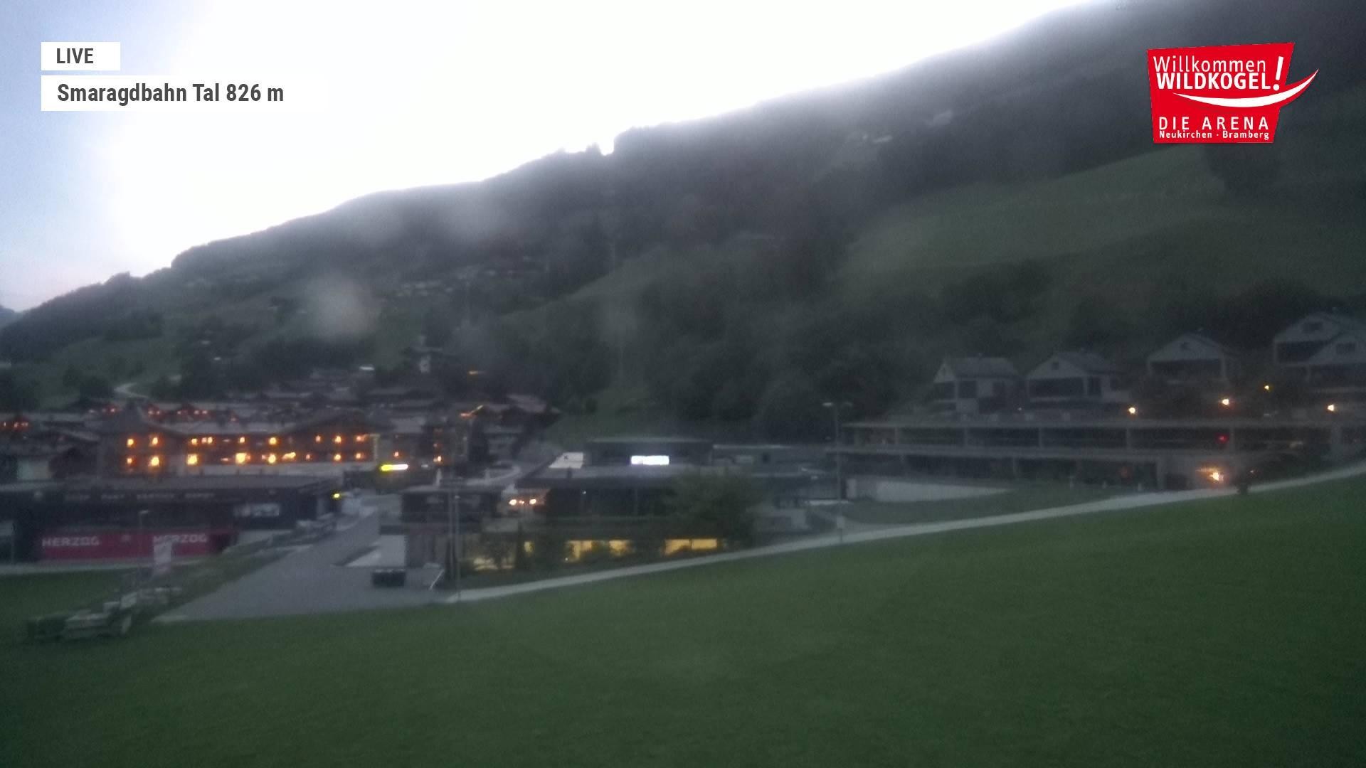 Archiv Foto Webcam Wildkogel: Frühmesserbahn - Bergstation