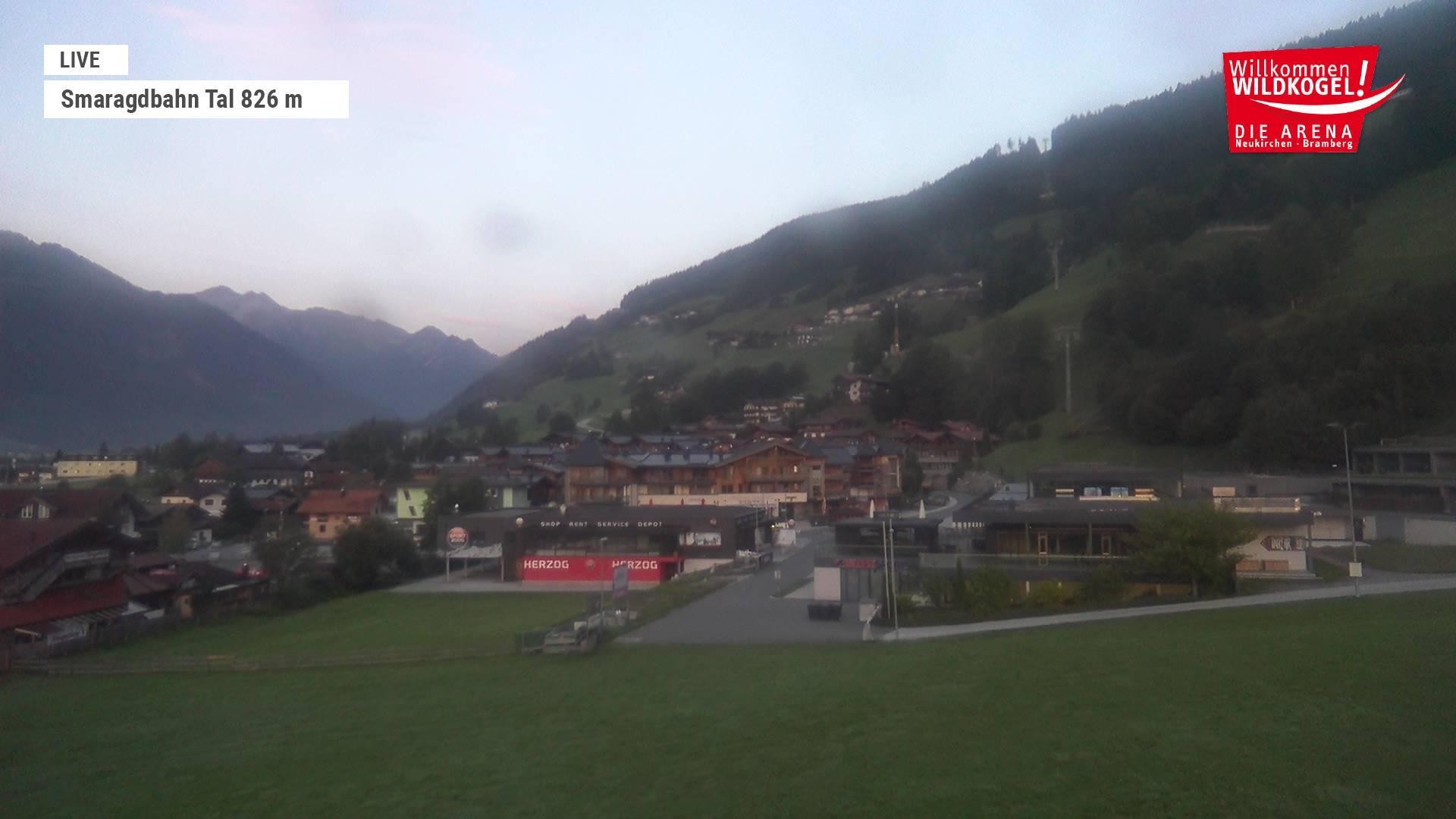 Archiv Foto Webcam Wildkogel: Frühmesserbahn - Bergstation