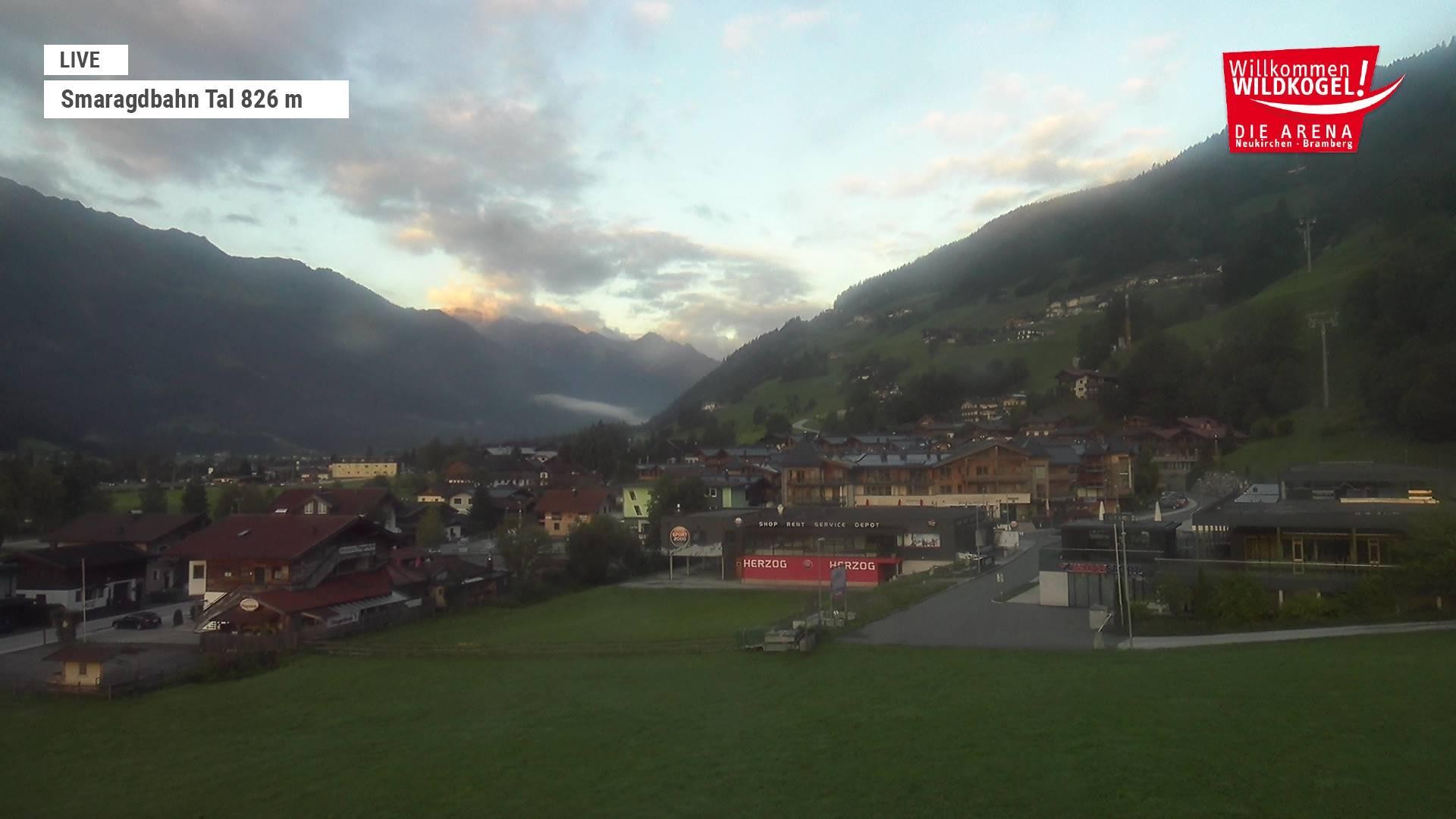 Archiv Foto Webcam Wildkogel: Frühmesserbahn - Bergstation