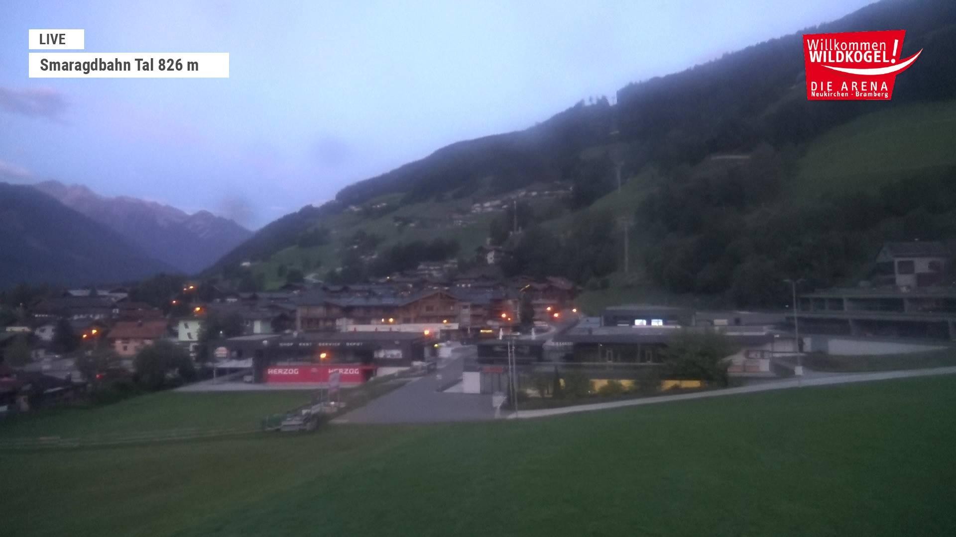 Archiv Foto Webcam Wildkogel: Frühmesserbahn - Bergstation