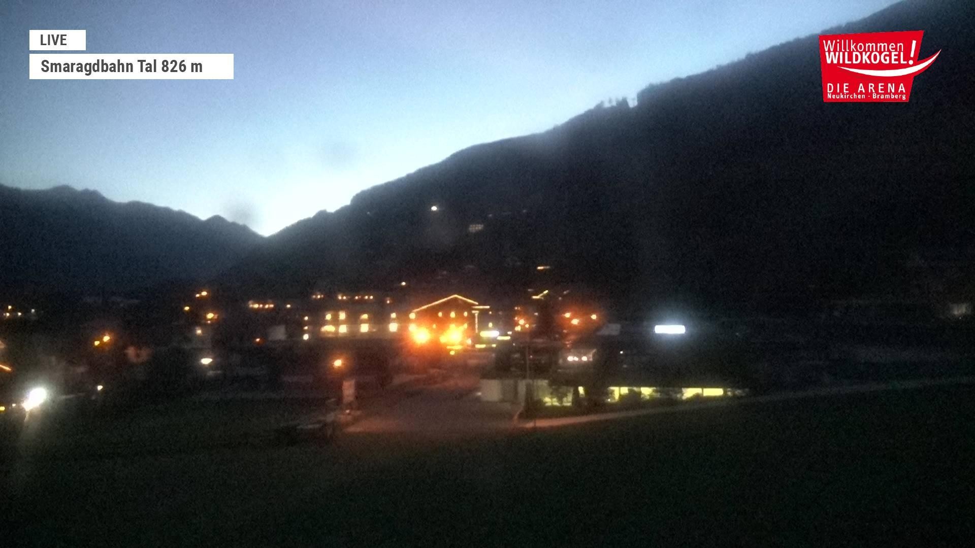 Archiv Foto Webcam Wildkogel: Frühmesserbahn - Bergstation