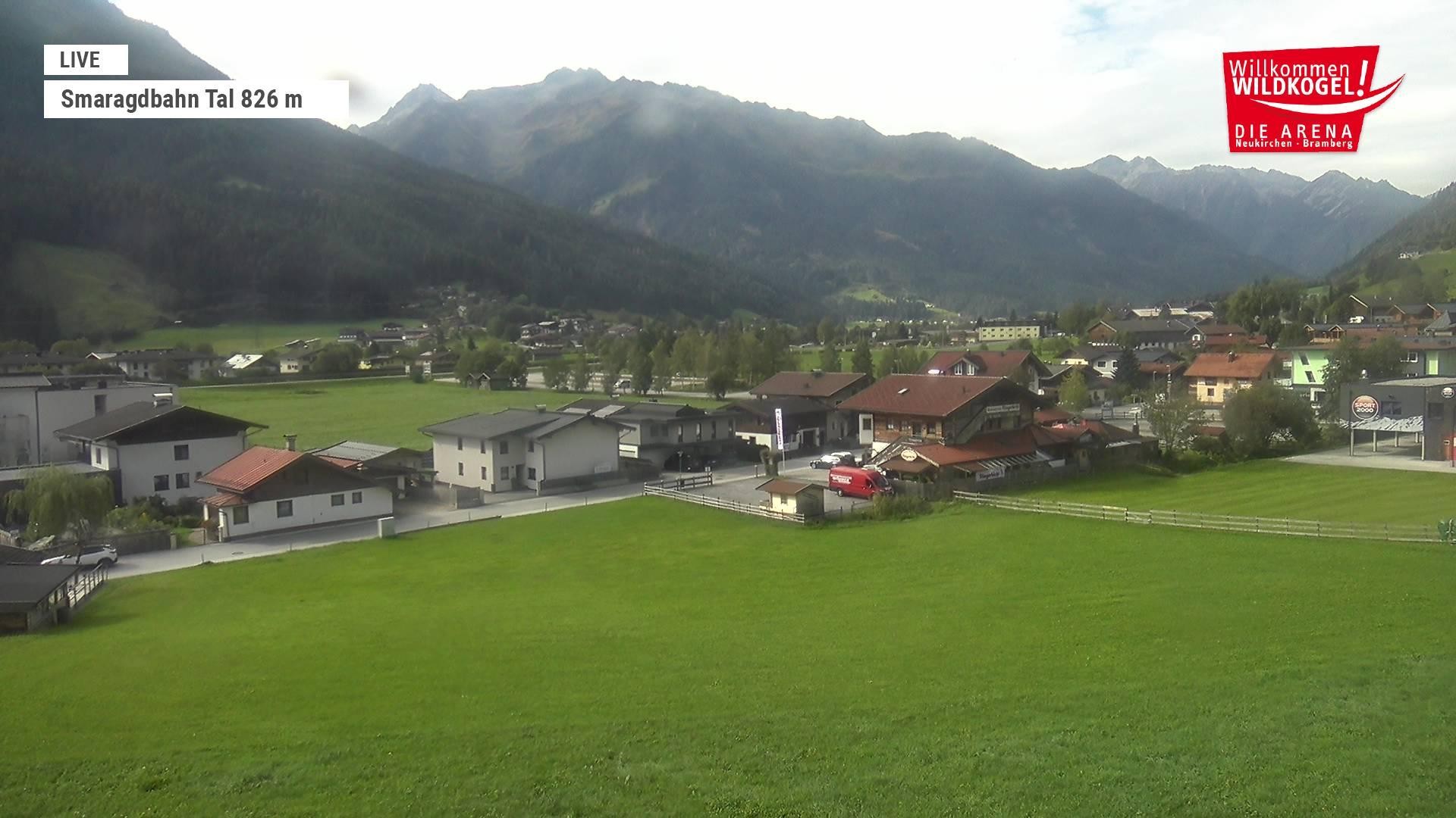 Archived image Webcam Wildkogel: Frühmesserbahn lift - mountain station