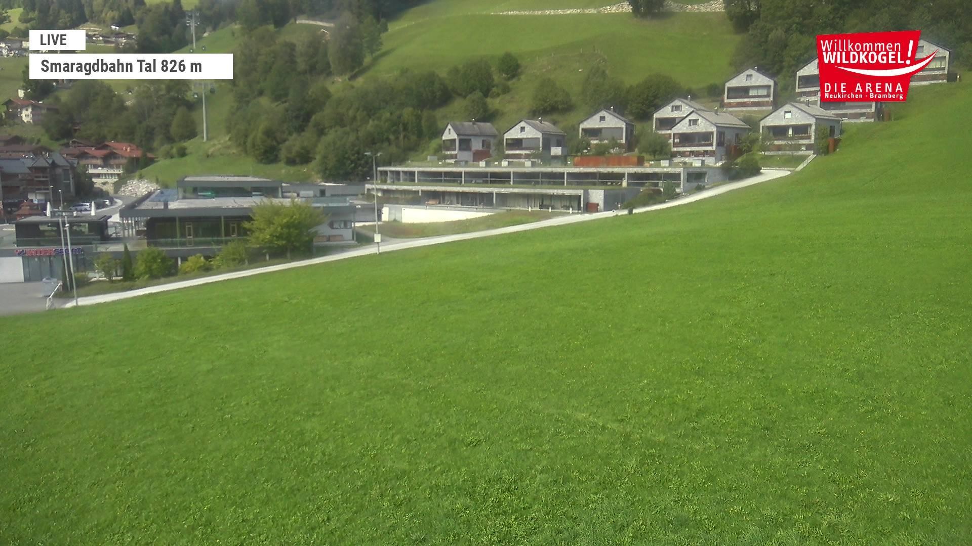 Archived image Webcam Wildkogel: Frühmesserbahn lift - mountain station