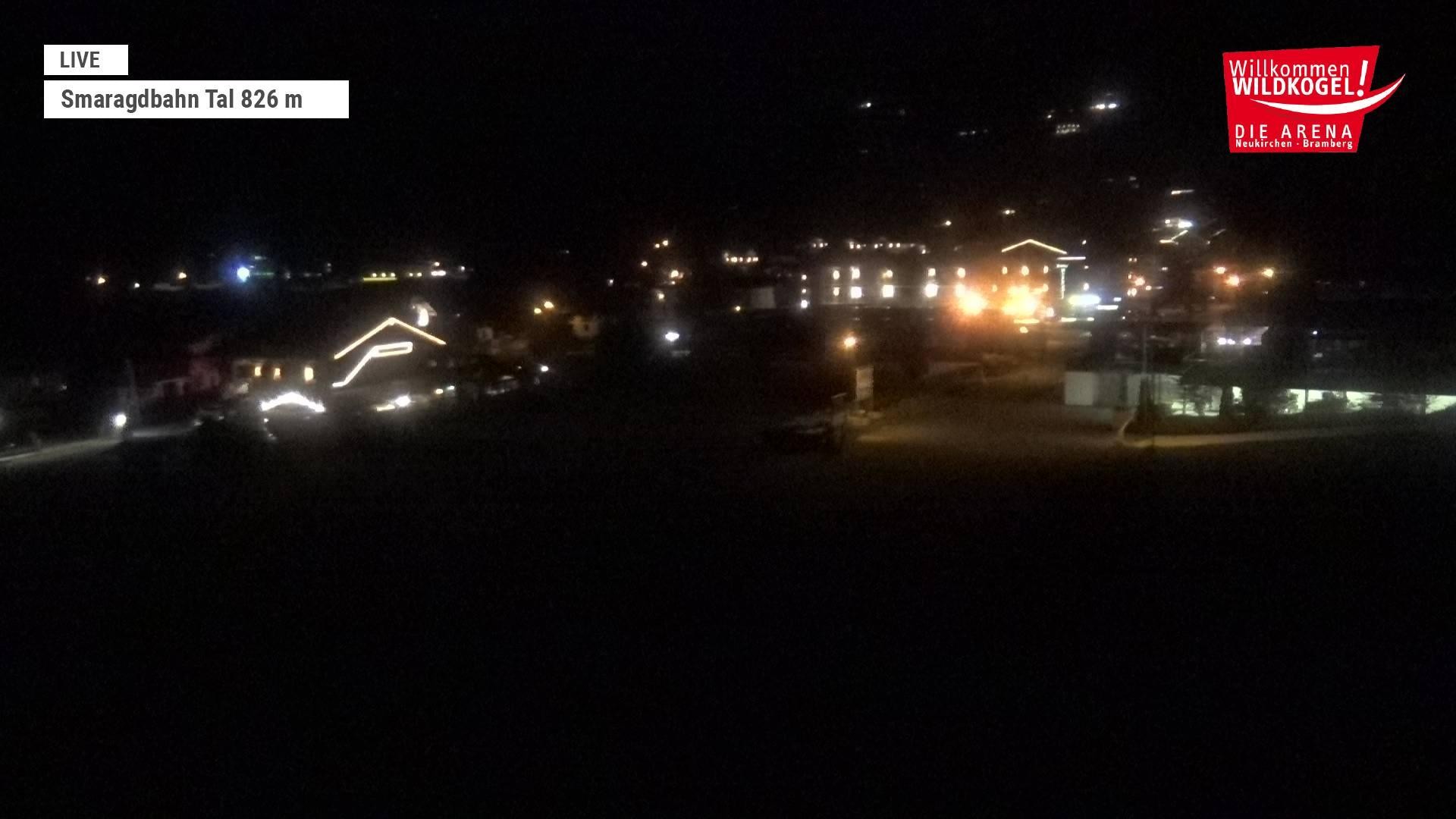 Archived image Webcam Wildkogel: Frühmesserbahn lift - mountain station
