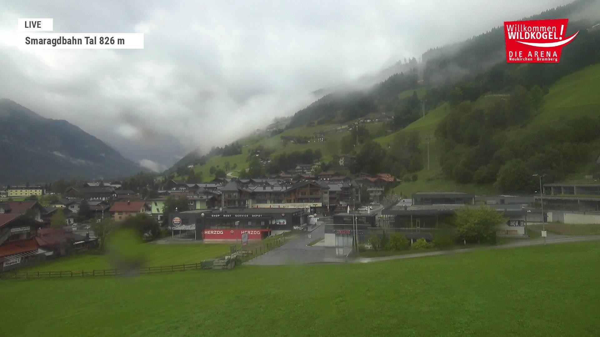 Archived image Webcam Wildkogel: Frühmesserbahn lift - mountain station