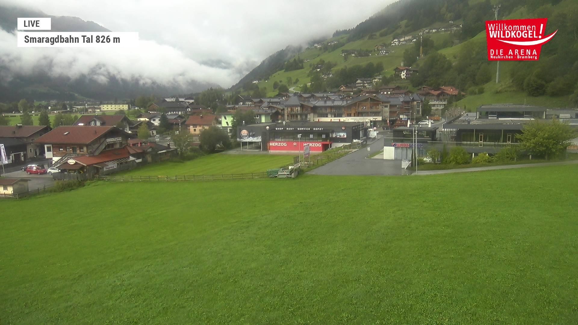 Archived image Webcam Wildkogel: Frühmesserbahn lift - mountain station