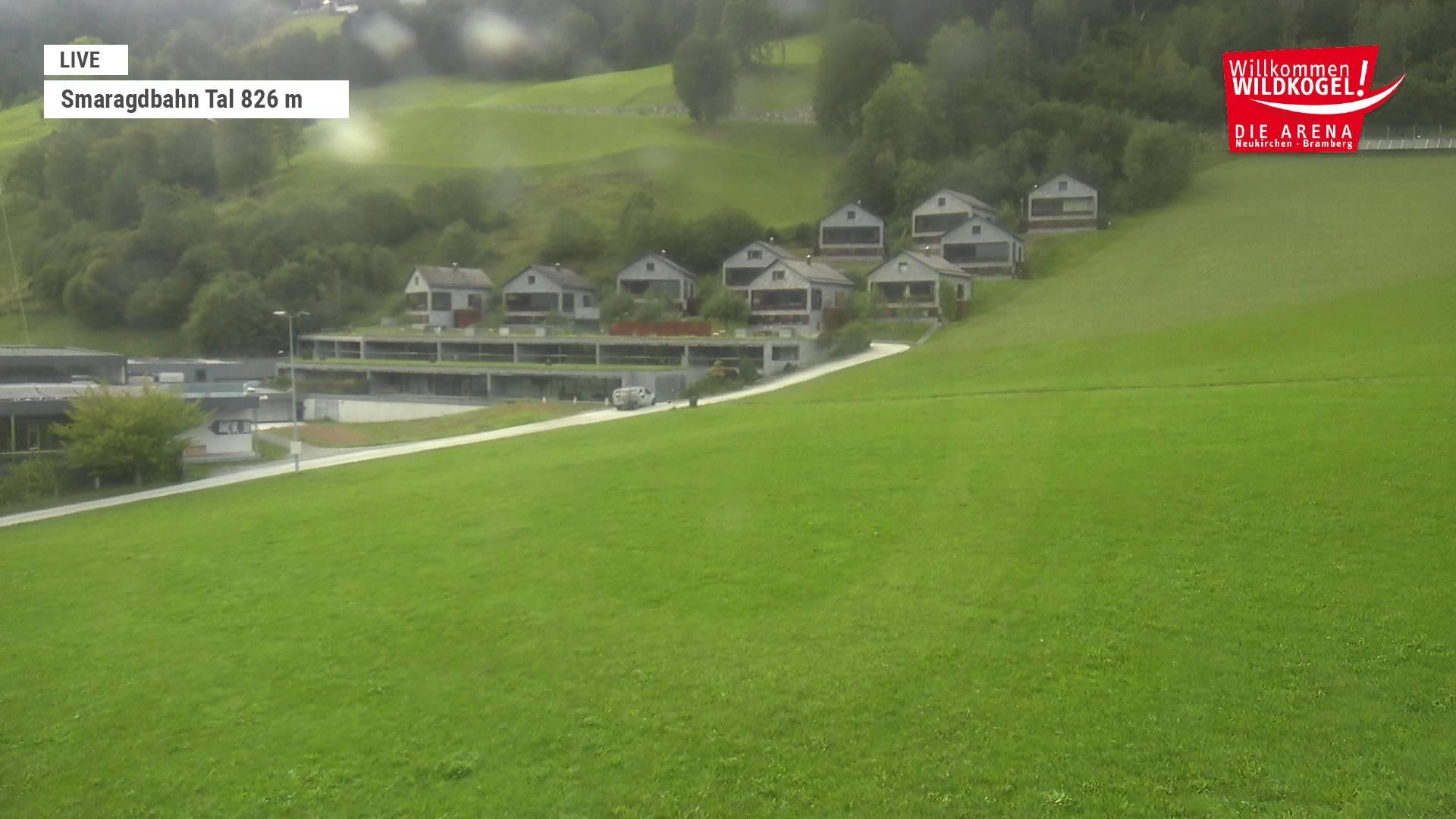 Archived image Webcam Wildkogel: Frühmesserbahn lift - mountain station