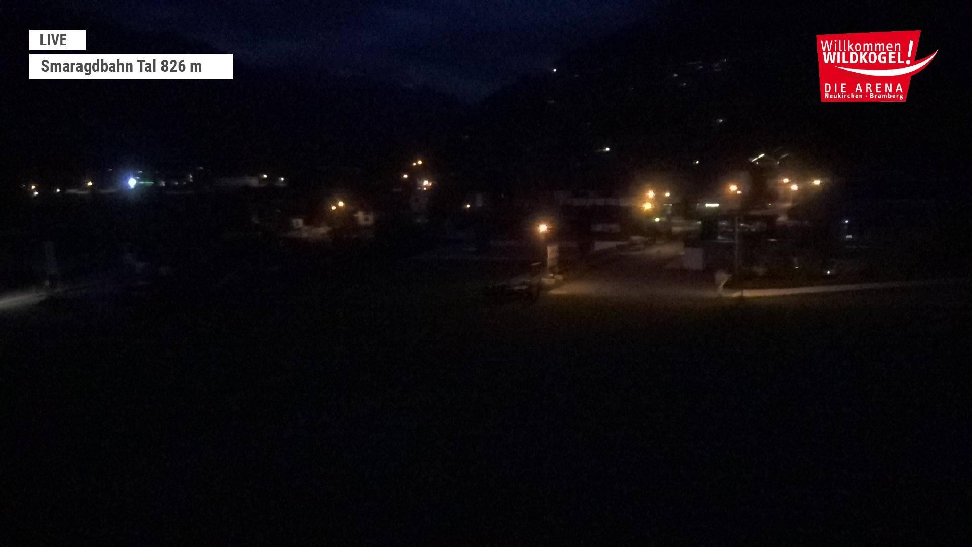 Archived image Webcam Wildkogel: Frühmesserbahn lift - mountain station
