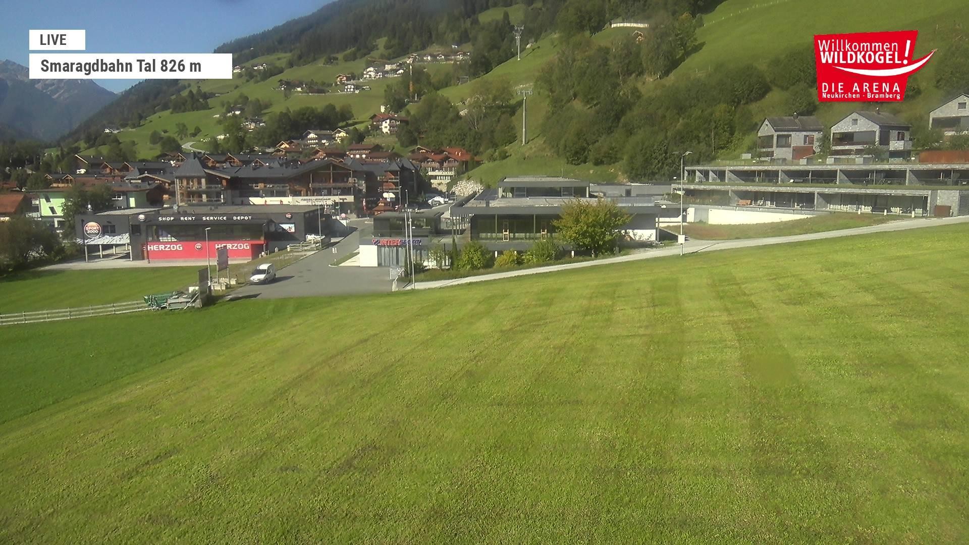 Archived image Webcam Wildkogel: Frühmesserbahn lift - mountain station