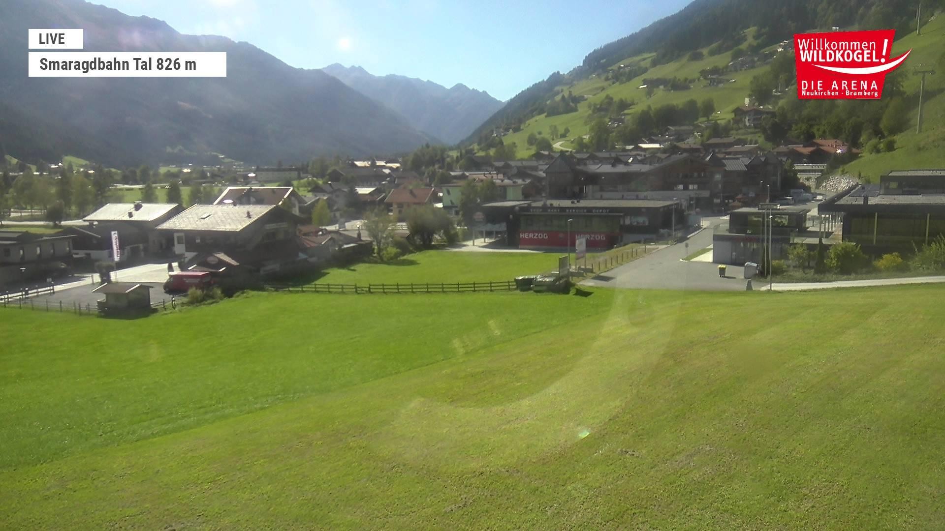 Archived image Webcam Wildkogel: Frühmesserbahn lift - mountain station
