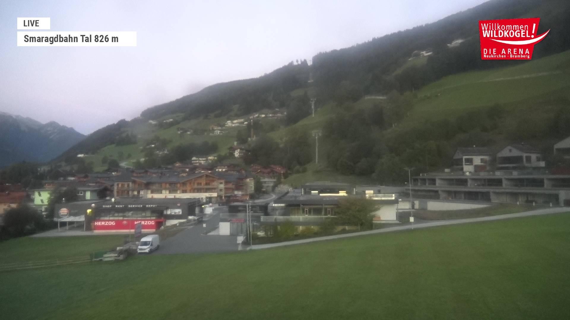 Archiv Foto Webcam Wildkogel: Frühmesserbahn - Bergstation