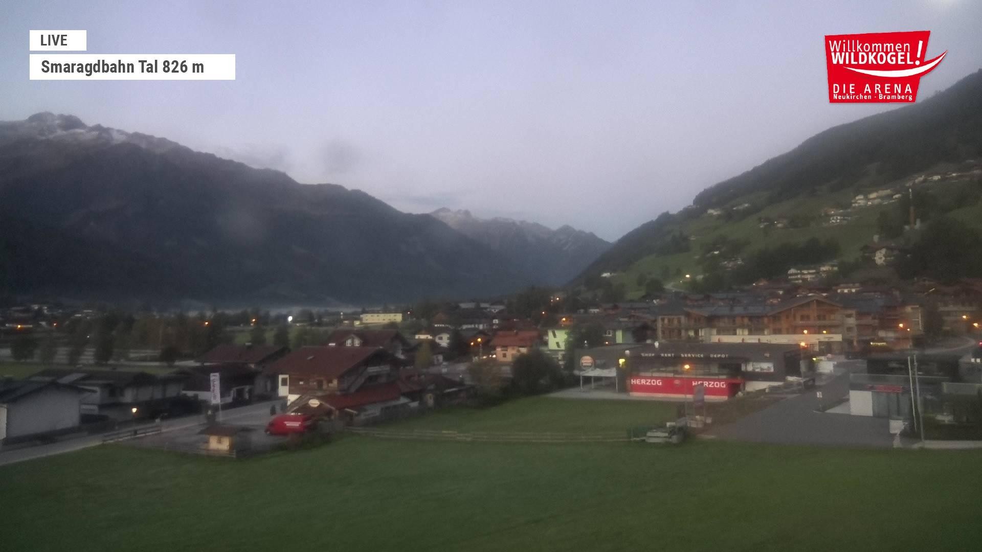 Archiv Foto Webcam Wildkogel: Frühmesserbahn - Bergstation
