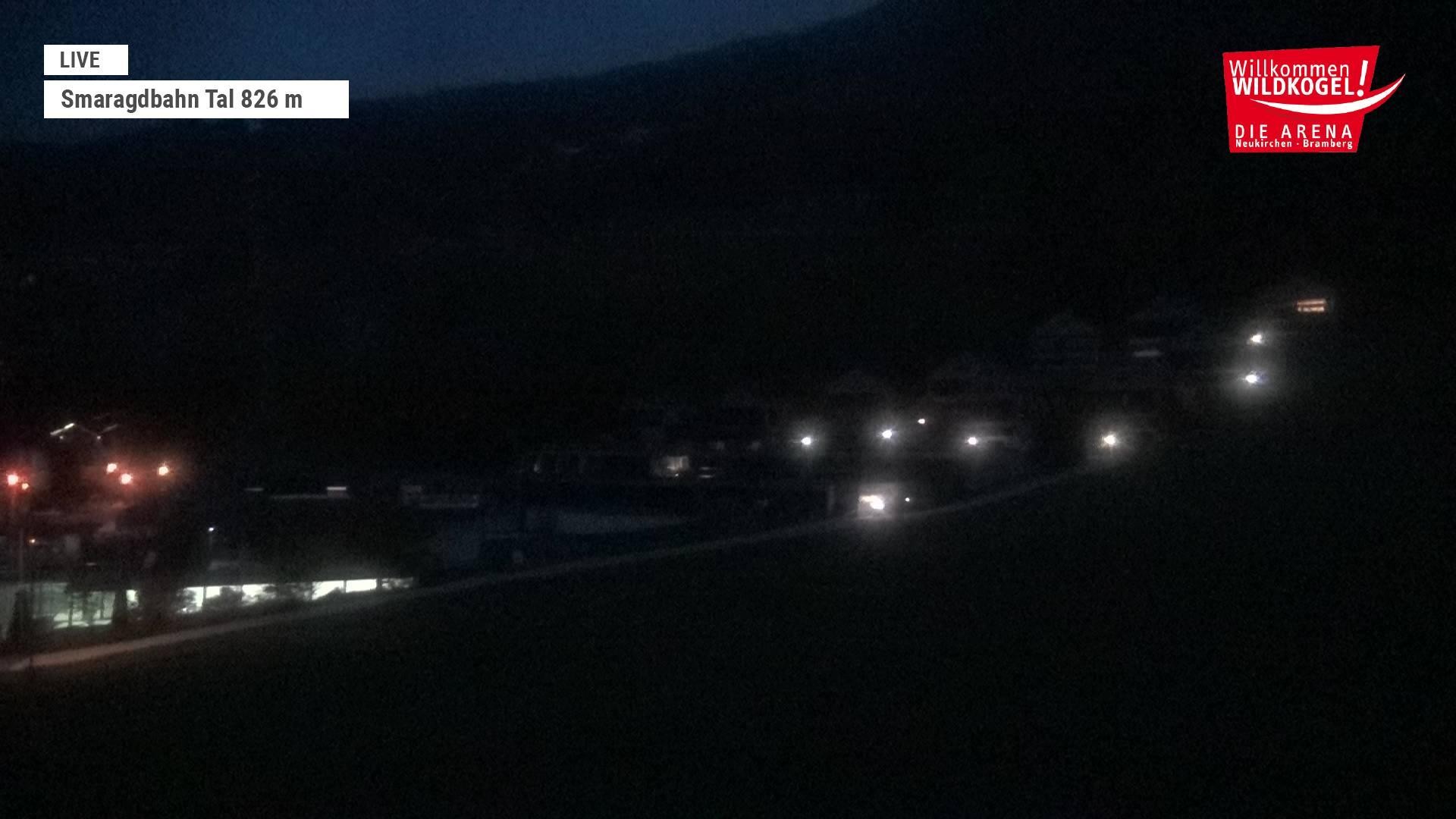 Archived image Webcam Wildkogel: Frühmesserbahn lift - mountain station