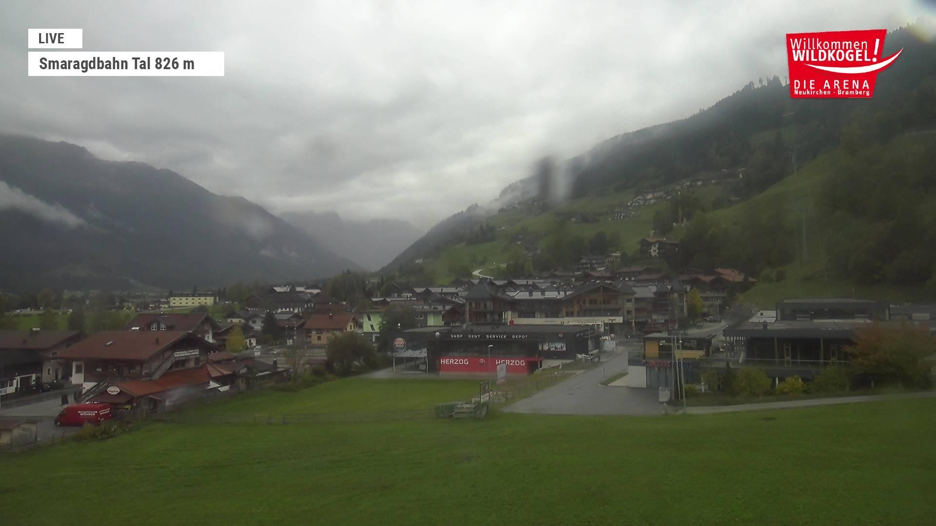 Archived image Webcam Wildkogel: Frühmesserbahn lift - mountain station