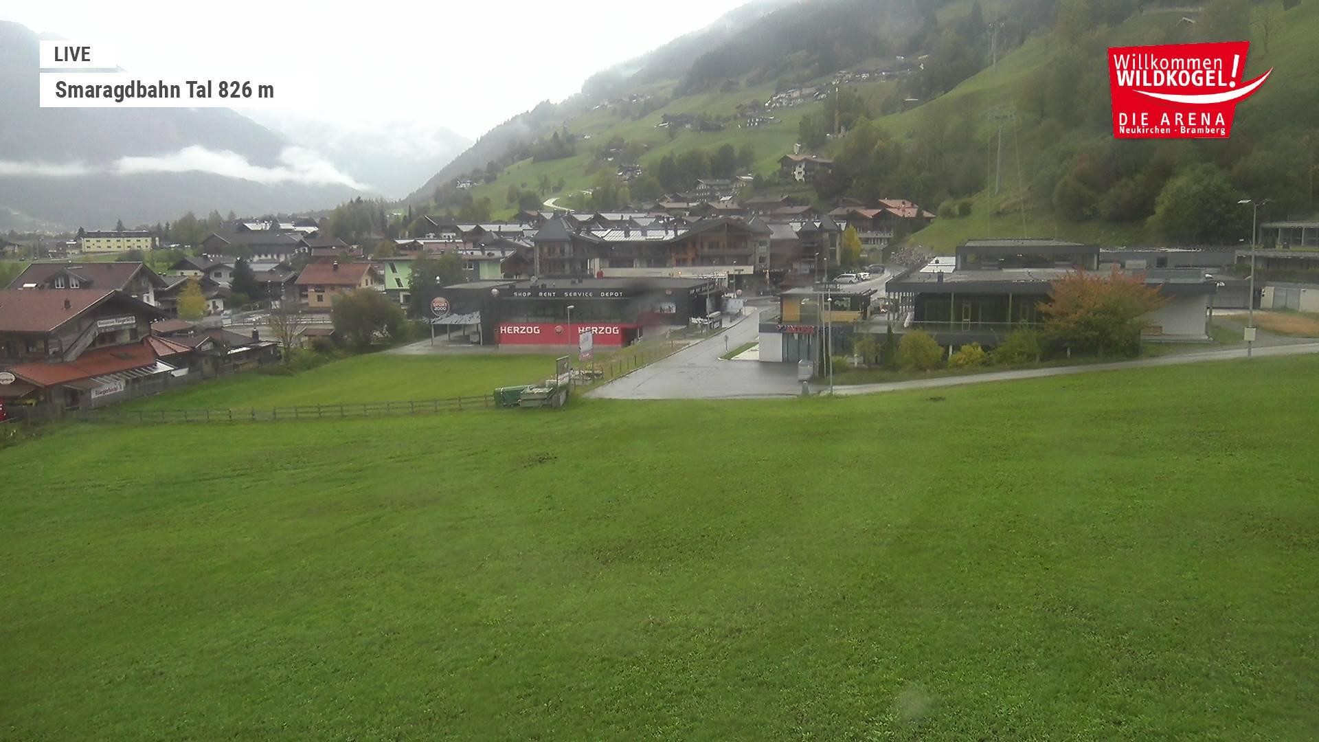Archived image Webcam Wildkogel: Frühmesserbahn lift - mountain station