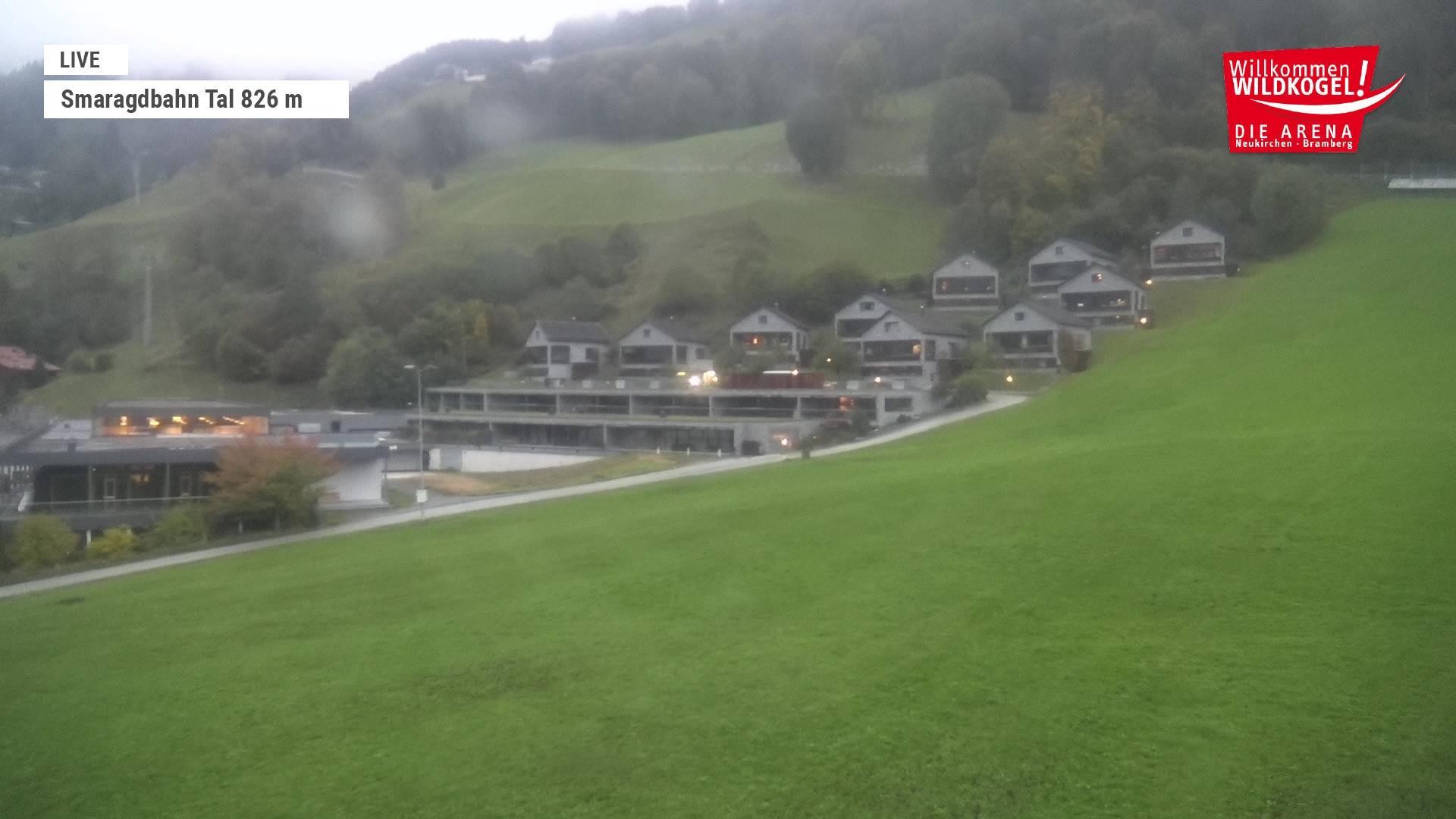 Archived image Webcam Wildkogel: Frühmesserbahn lift - mountain station