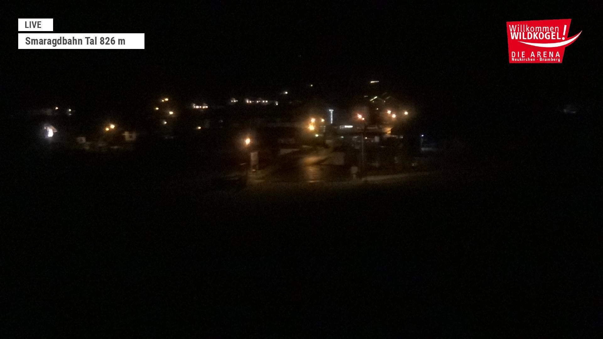 Archived image Webcam Wildkogel: Frühmesserbahn lift - mountain station