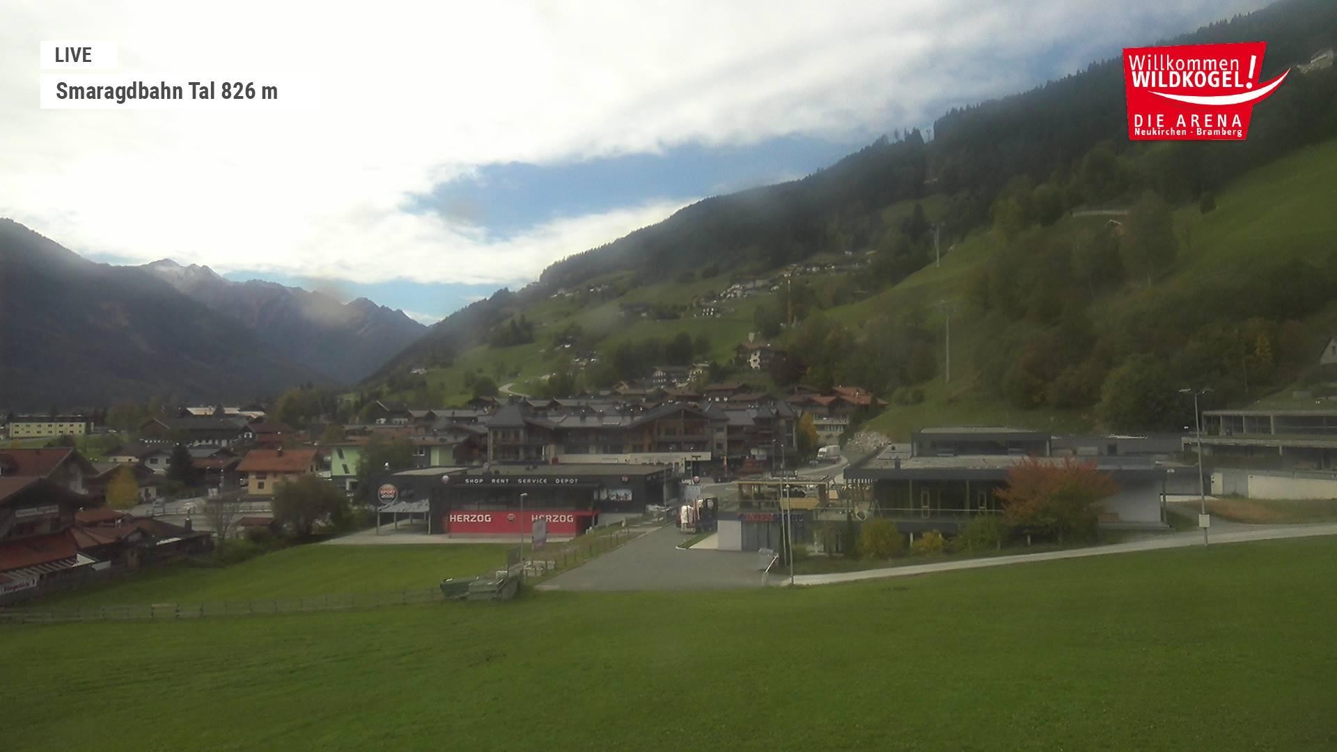 Archived image Webcam Wildkogel: Frühmesserbahn lift - mountain station