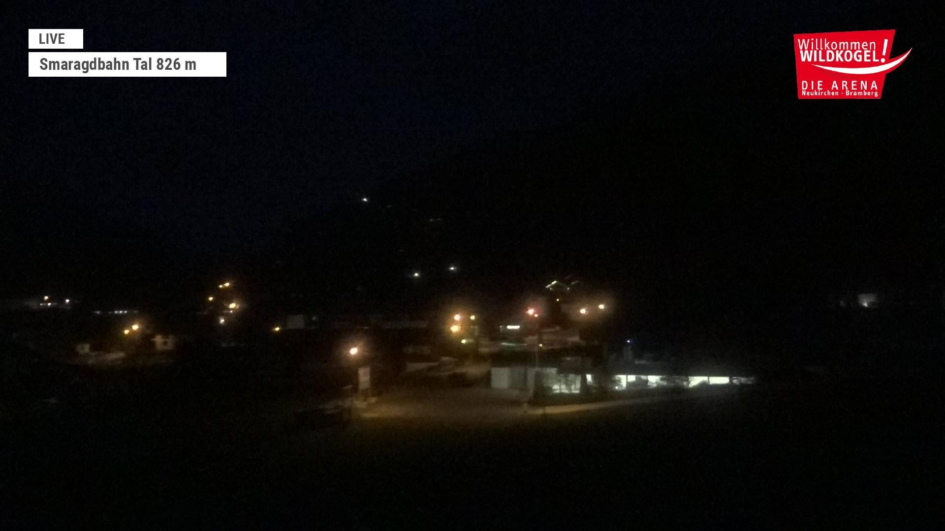 Archived image Webcam Wildkogel: Frühmesserbahn lift - mountain station