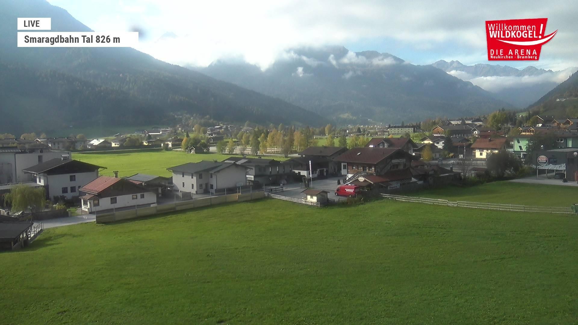 Archived image Webcam Wildkogel: Frühmesserbahn lift - mountain station