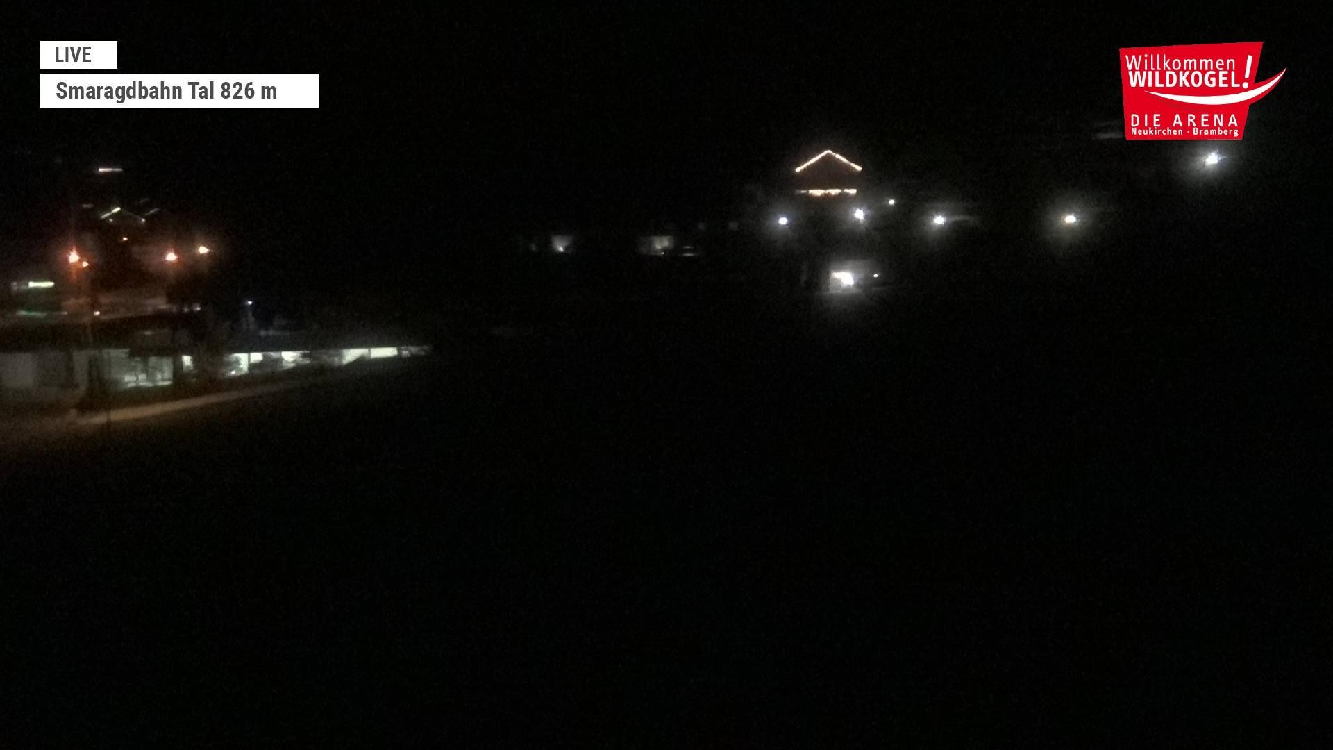 Archived image Webcam Wildkogel: Frühmesserbahn lift - mountain station