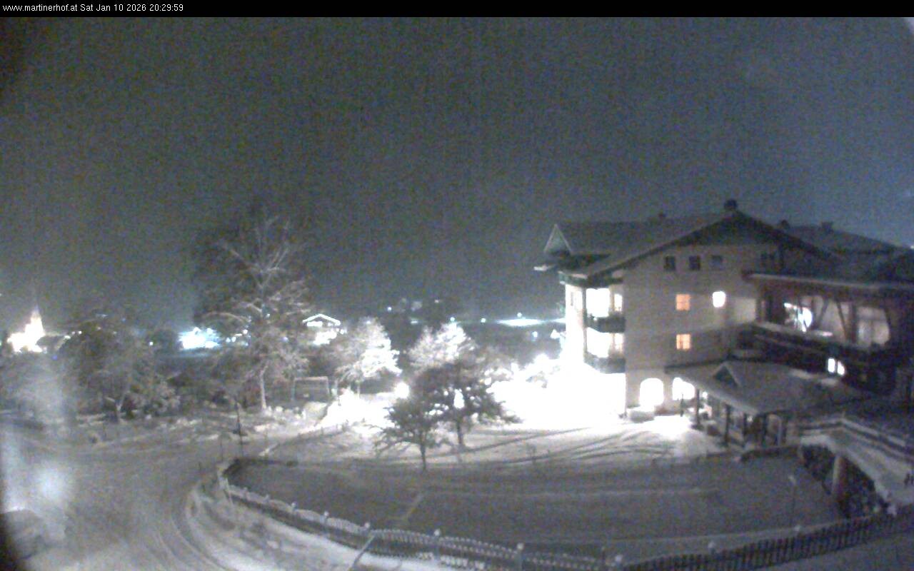 Archived image Webcam features a view of the Tennergebirge mountains