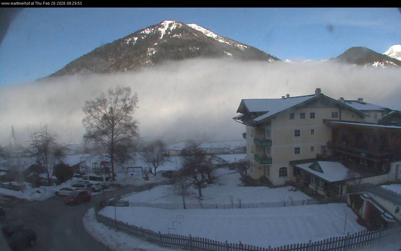 Archived image Webcam features a view of the Tennergebirge mountains