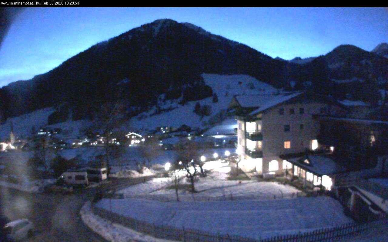 Archived image Webcam features a view of the Tennergebirge mountains