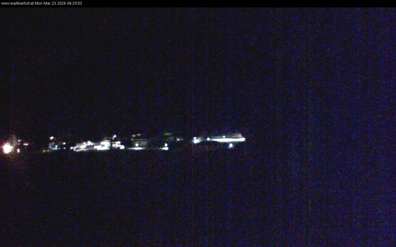 Archived image Webcam features a view of the Tennergebirge mountains