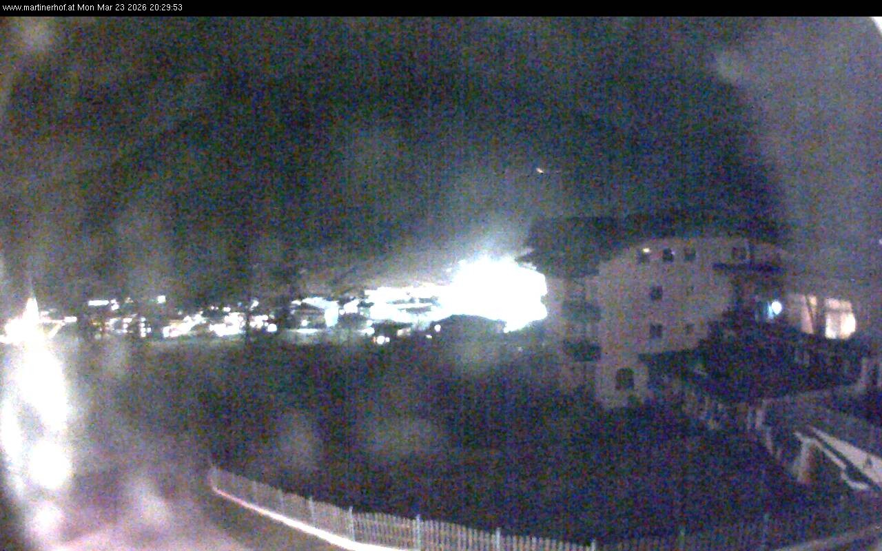 Archived image Webcam features a view of the Tennergebirge mountains