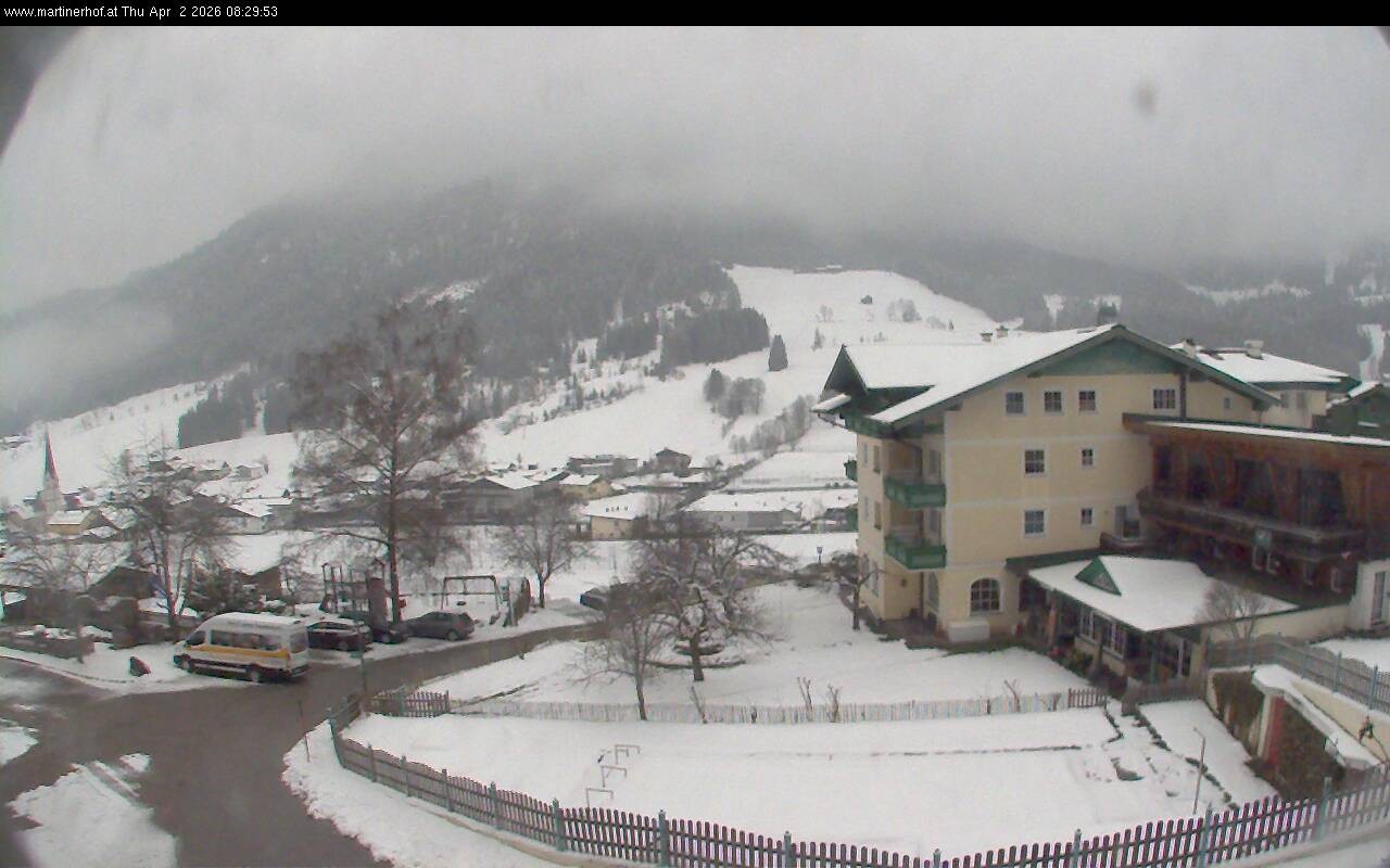 Archived image Webcam features a view of the Tennergebirge mountains