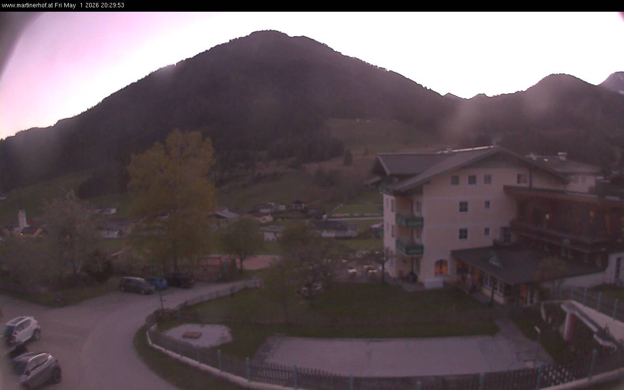 Archived image Webcam features a view of the Tennergebirge mountains