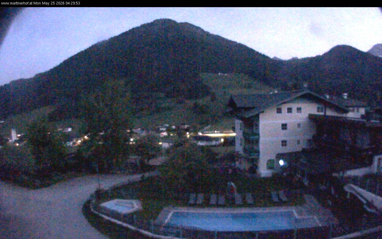 Archived image Webcam features a view of the Tennergebirge mountains