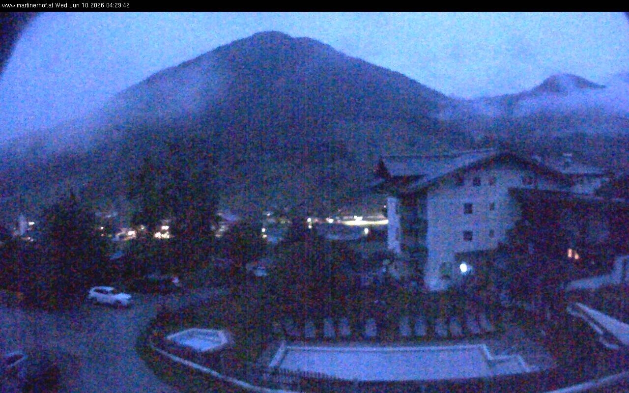 Archived image Webcam features a view of the Tennergebirge mountains