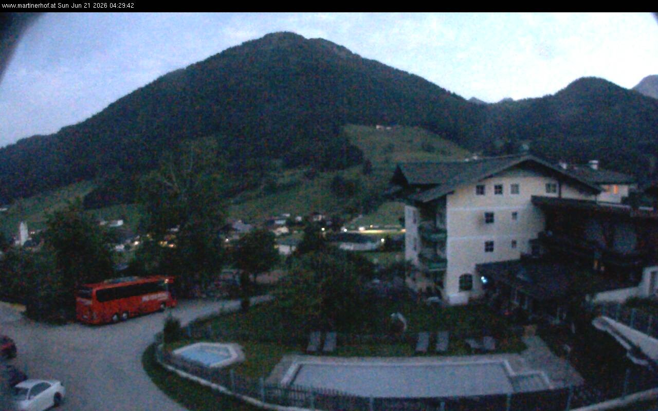Archived image Webcam features a view of the Tennergebirge mountains