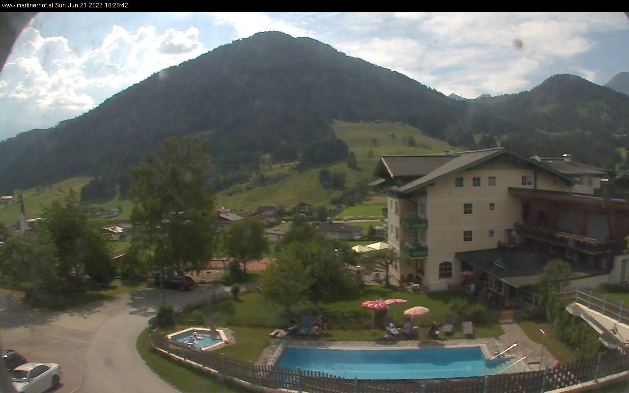 Archived image Webcam features a view of the Tennergebirge mountains