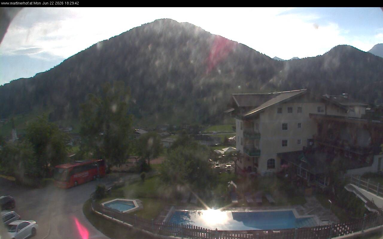 Archived image Webcam features a view of the Tennergebirge mountains