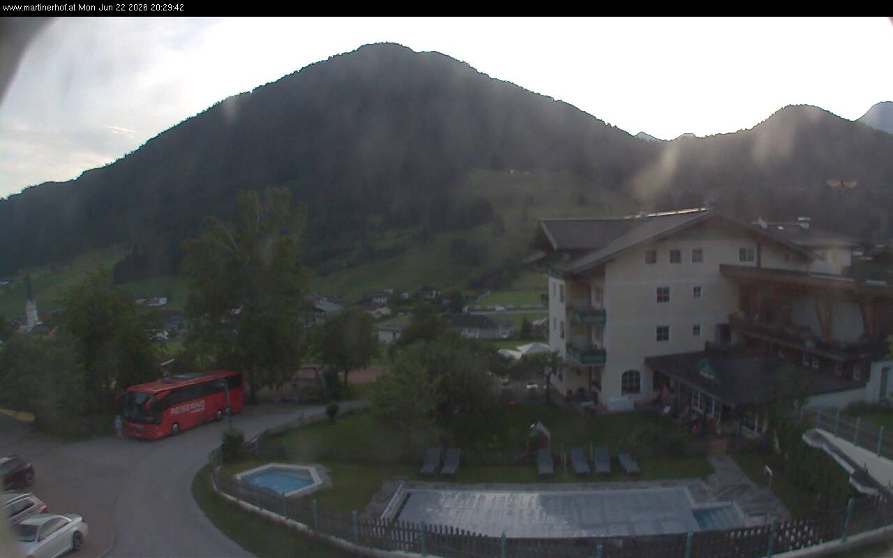 Archived image Webcam features a view of the Tennergebirge mountains