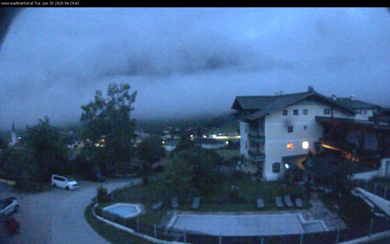 Archived image Webcam features a view of the Tennergebirge mountains