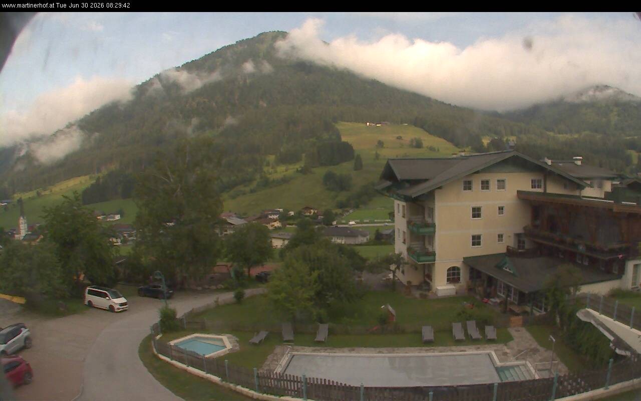 Archived image Webcam features a view of the Tennergebirge mountains