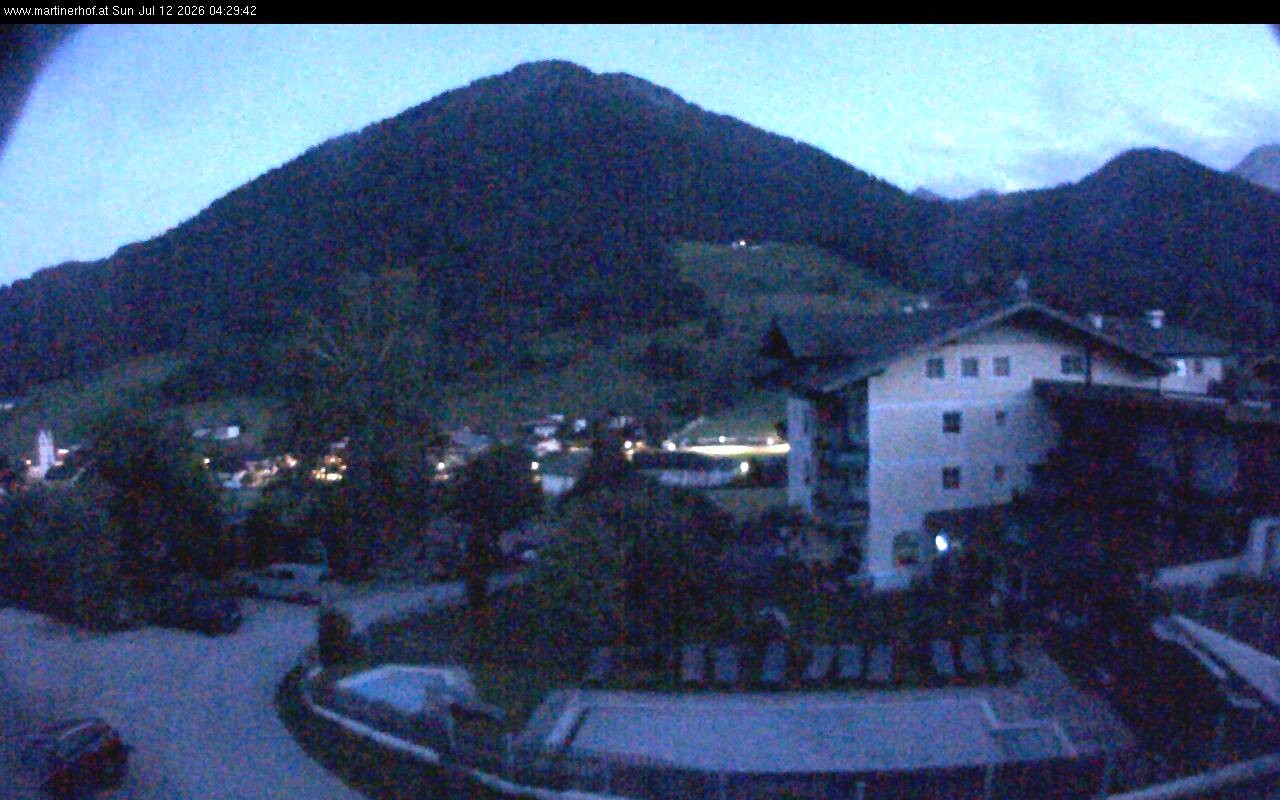 Archived image Webcam features a view of the Tennergebirge mountains