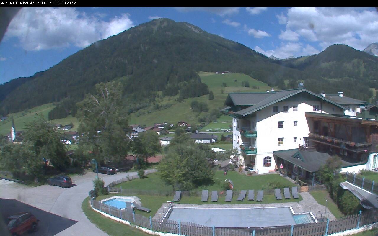 Archived image Webcam features a view of the Tennergebirge mountains