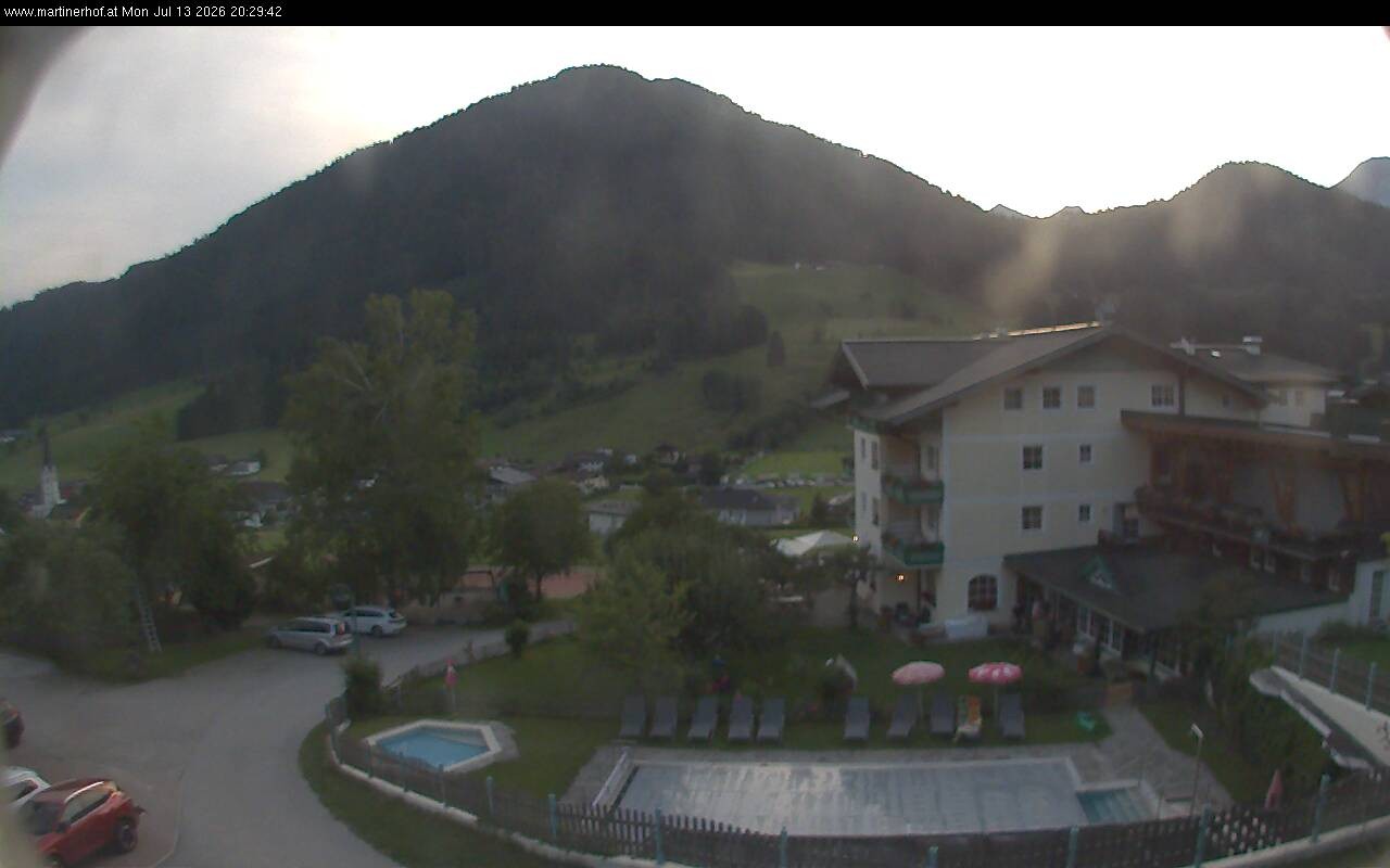 Archived image Webcam features a view of the Tennergebirge mountains