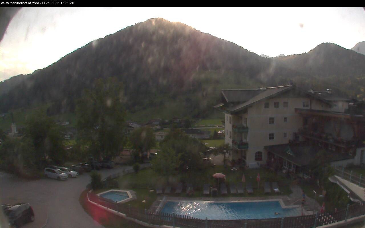 Archived image Webcam features a view of the Tennergebirge mountains