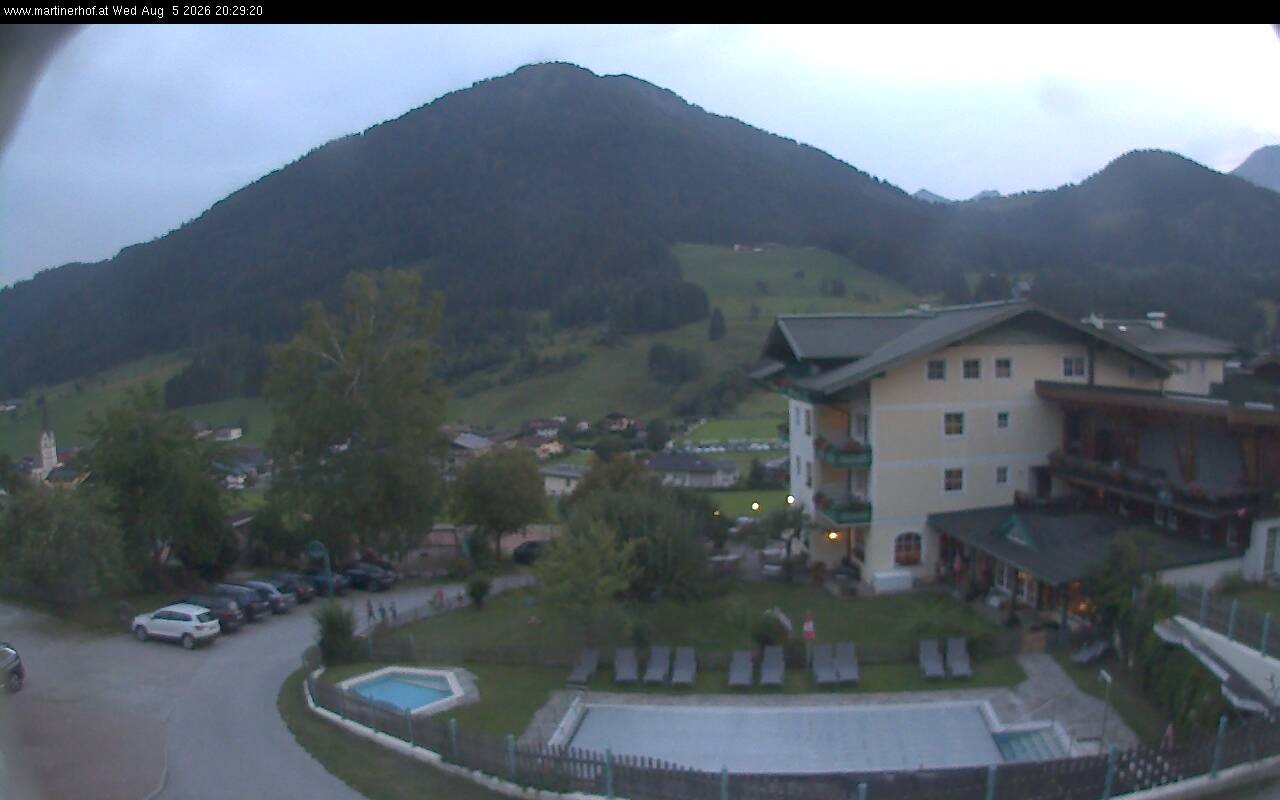 Archived image Webcam features a view of the Tennergebirge mountains