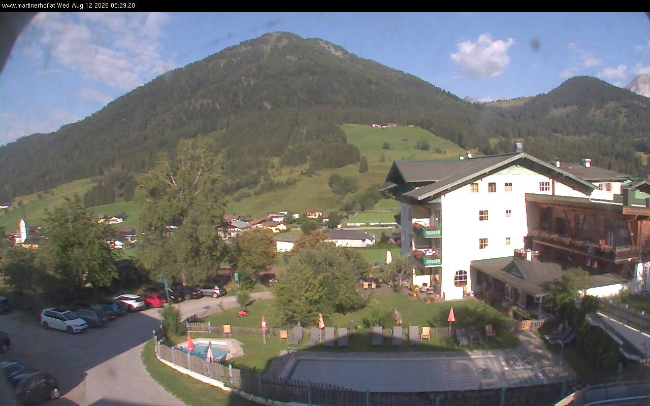 Archived image Webcam features a view of the Tennergebirge mountains