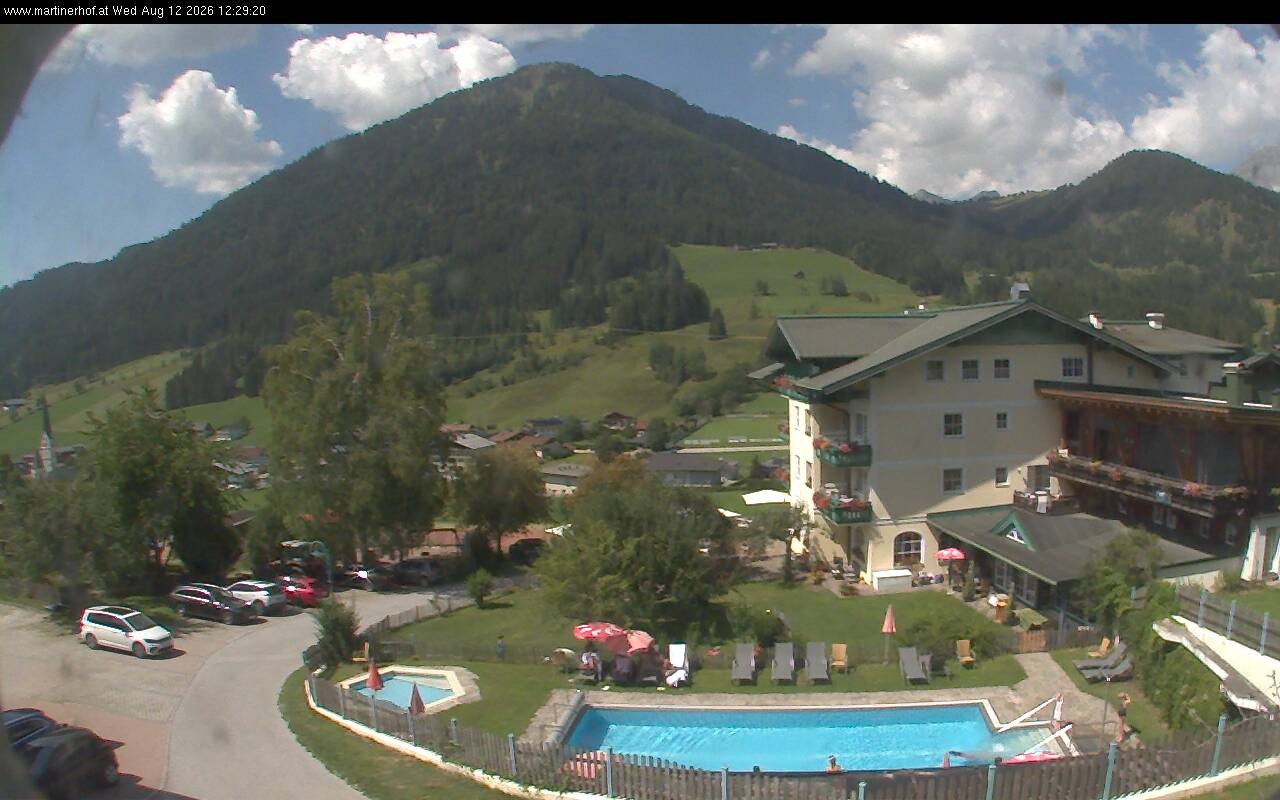 Archived image Webcam features a view of the Tennergebirge mountains