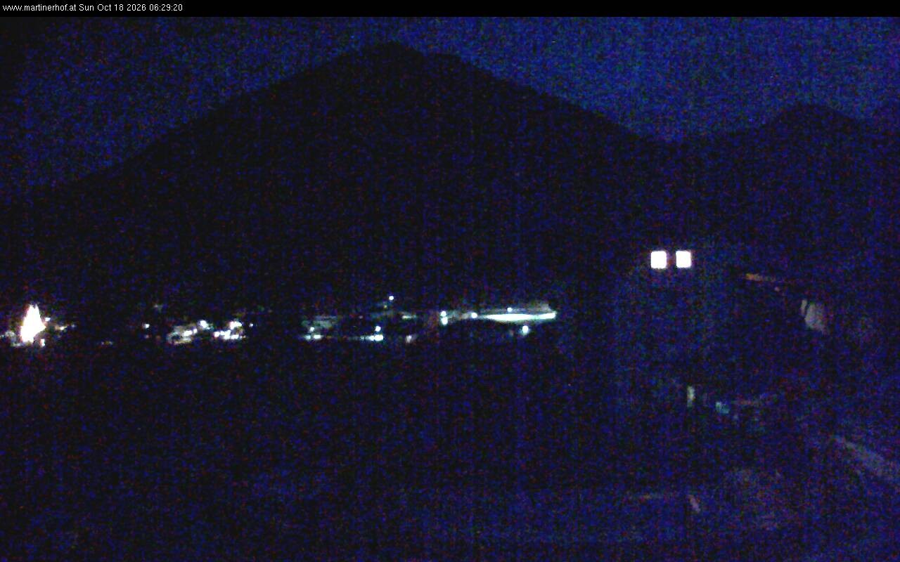 Archived image Webcam features a view of the Tennergebirge mountains