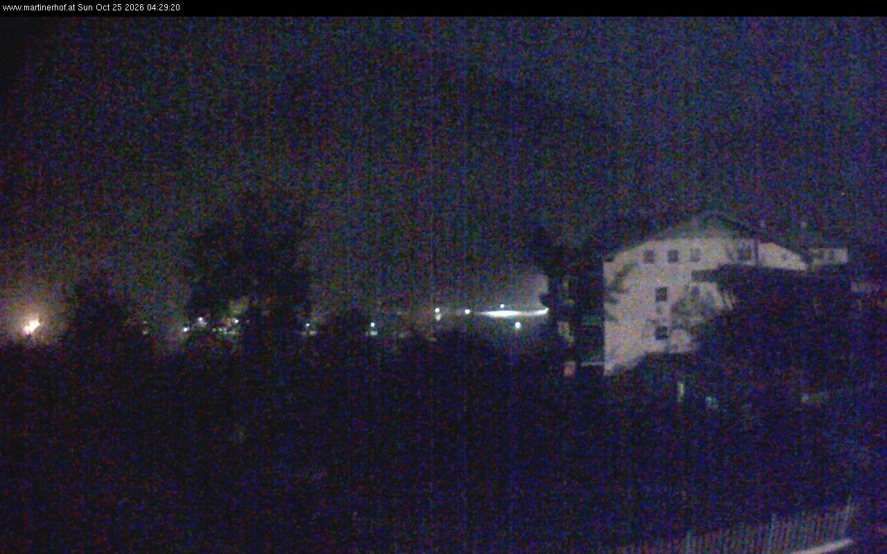 Archived image Webcam features a view of the Tennergebirge mountains